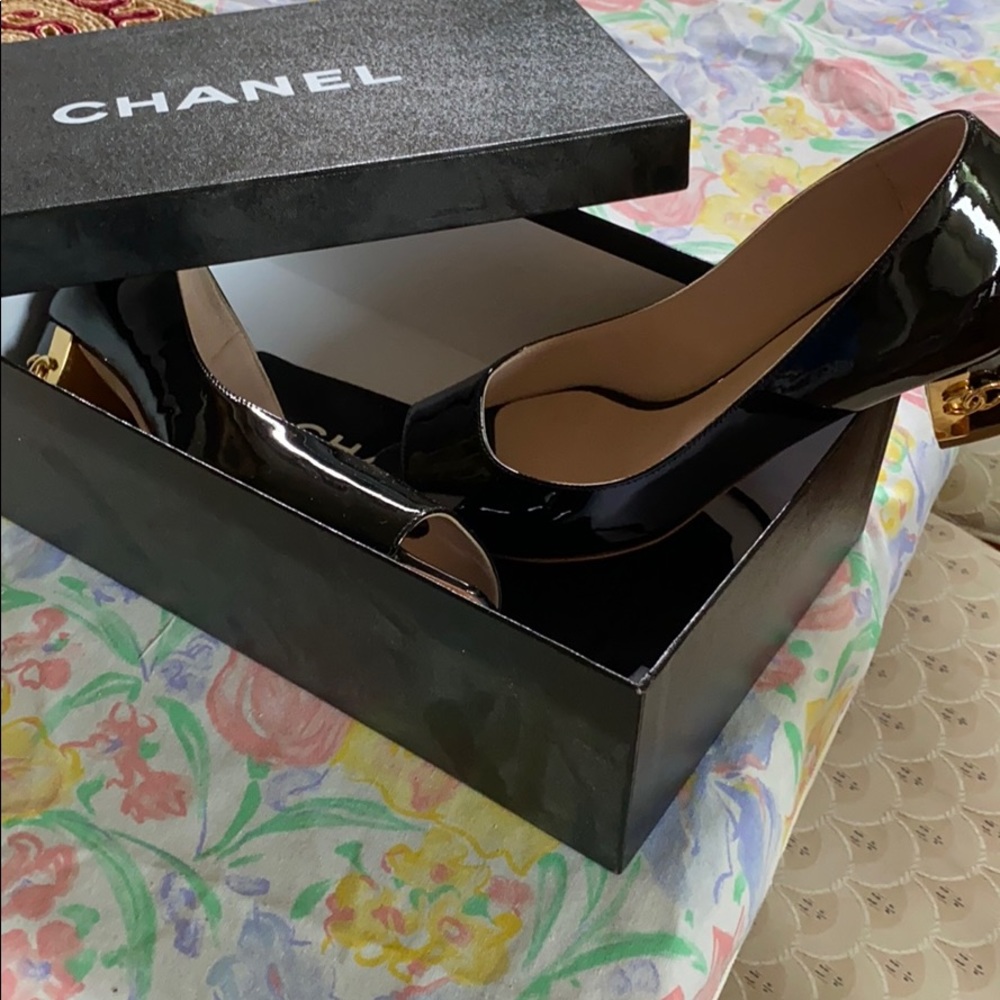 Chanel peep toe shows hardly worn!